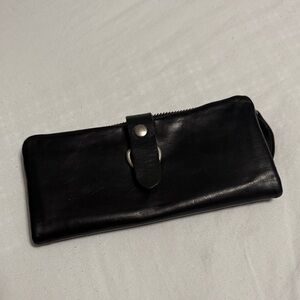Frye Amy Black Leather Wallet